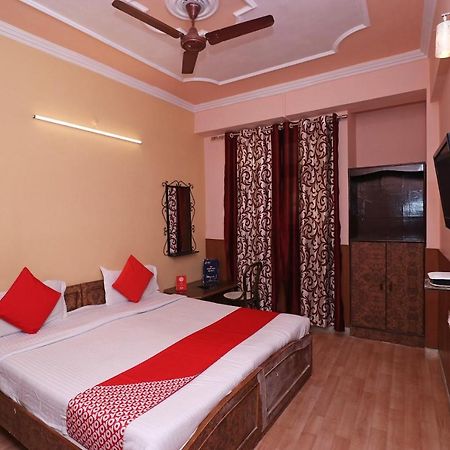Oyo 8379 Hotel Kamal Лакхнау Екстер'єр фото