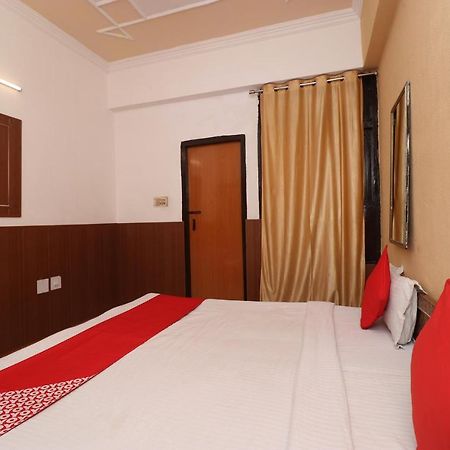 Oyo 8379 Hotel Kamal Лакхнау Екстер'єр фото