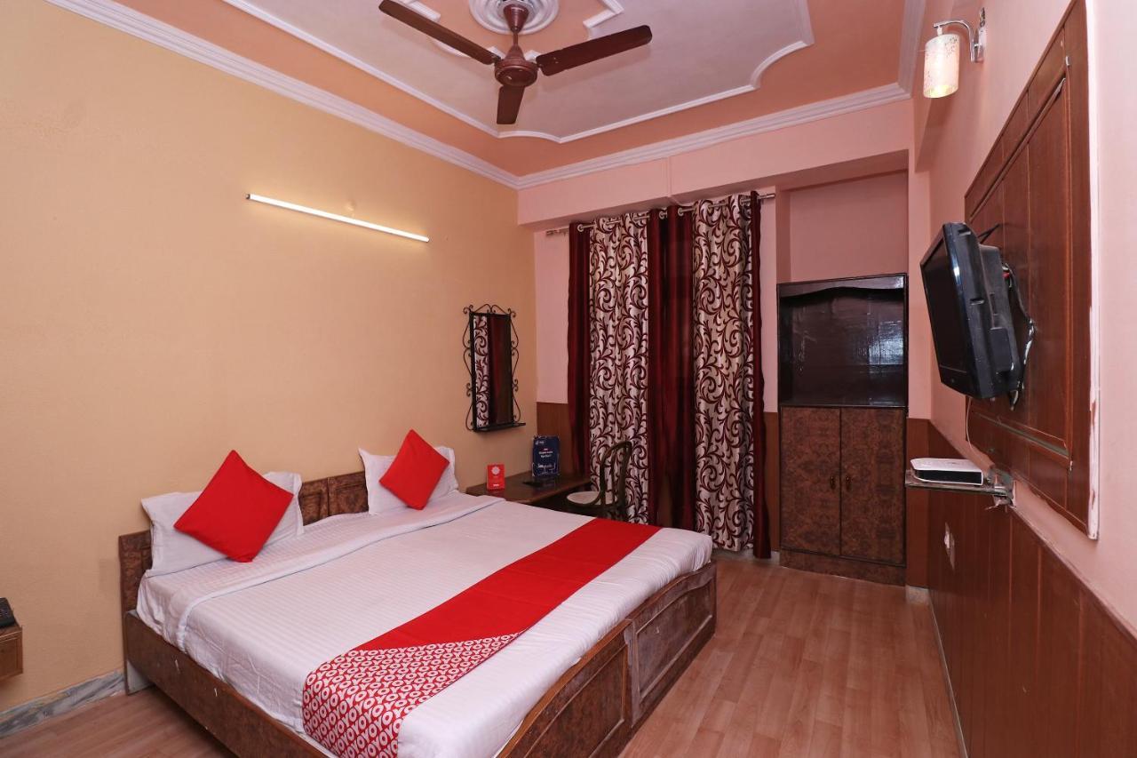 Oyo 8379 Hotel Kamal Лакхнау Екстер'єр фото