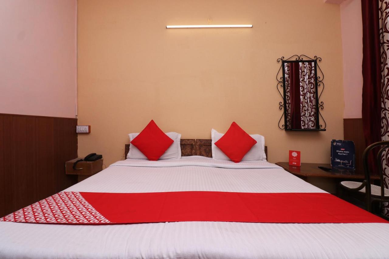 Oyo 8379 Hotel Kamal Лакхнау Екстер'єр фото