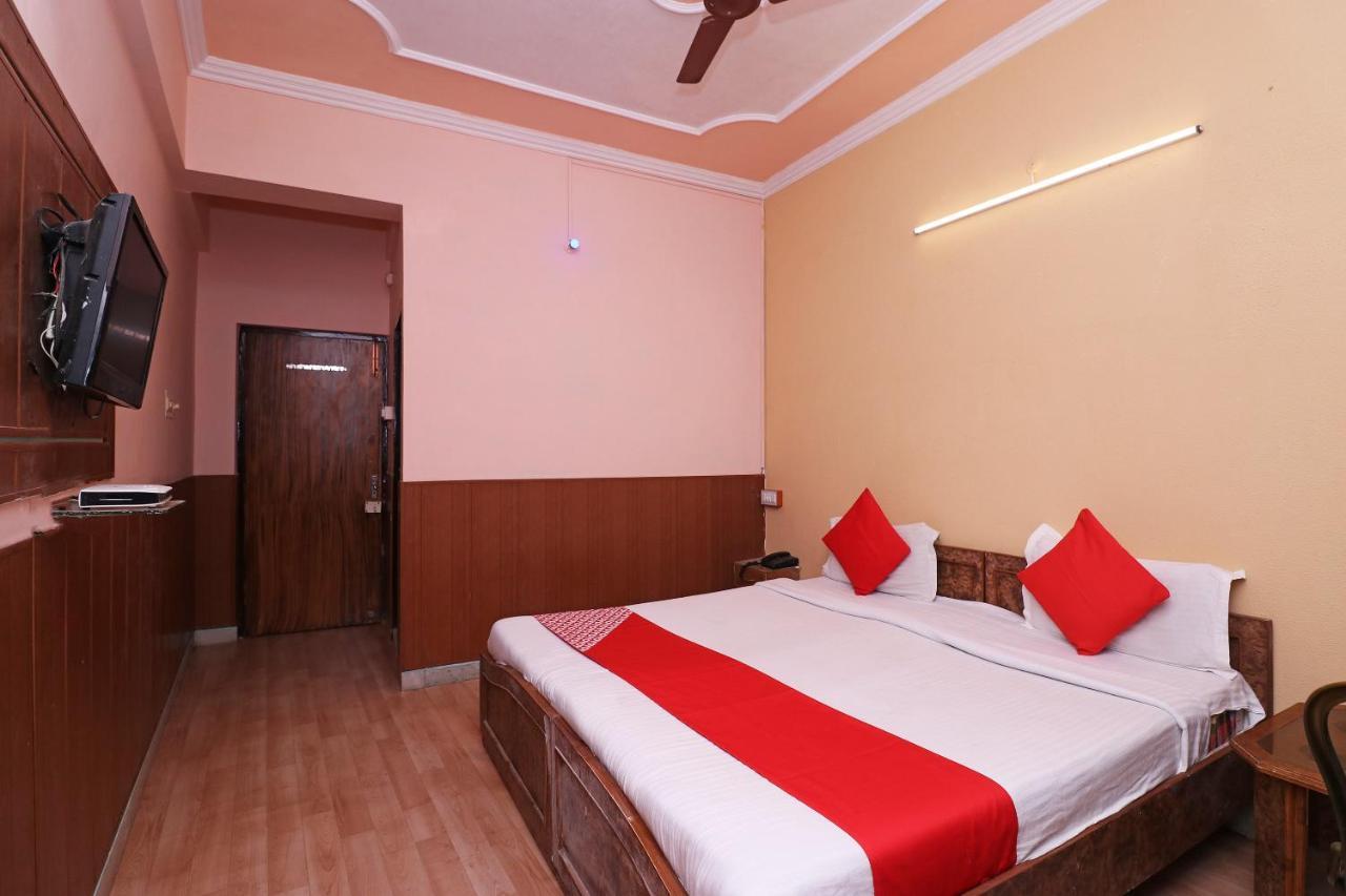 Oyo 8379 Hotel Kamal Лакхнау Екстер'єр фото