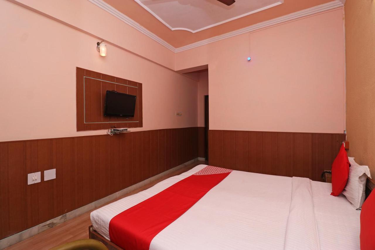 Oyo 8379 Hotel Kamal Лакхнау Екстер'єр фото
